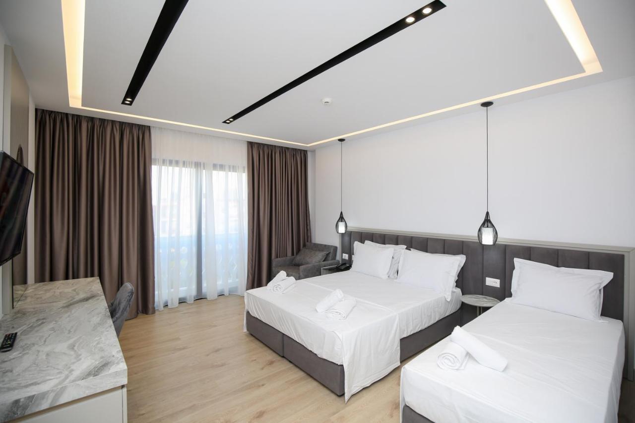 Chimaera Hotel Himare Exterior photo